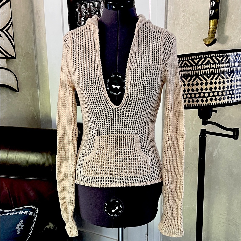 Abercrombie & Fitch Beige V-Neck hooded Sweater M but fits like an xs